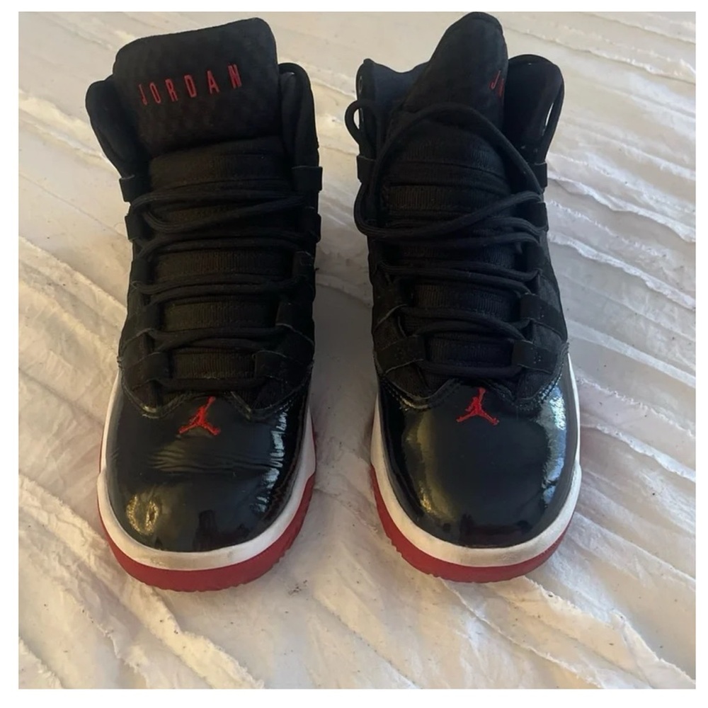 Jordan Kids Sneakers in Black and Red Accents